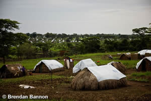 コンゴとの国境に近い、スーダン南部中央エクアトリア州にある難民キャンプ内の小屋