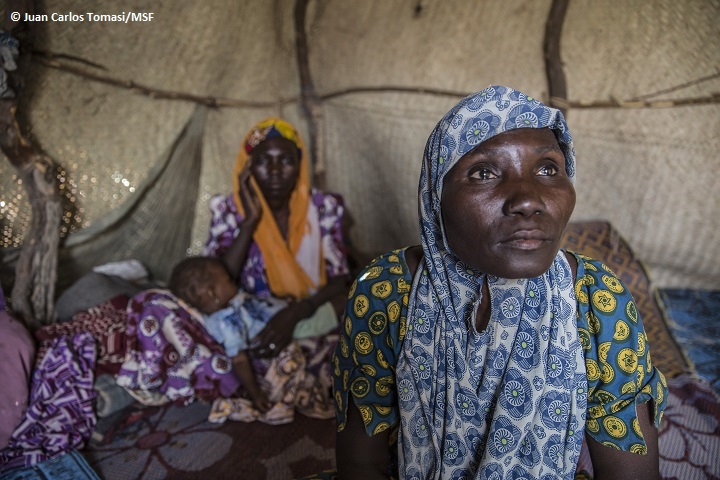 ニジェールのディファ県、避難民キャンプで暮らす女性