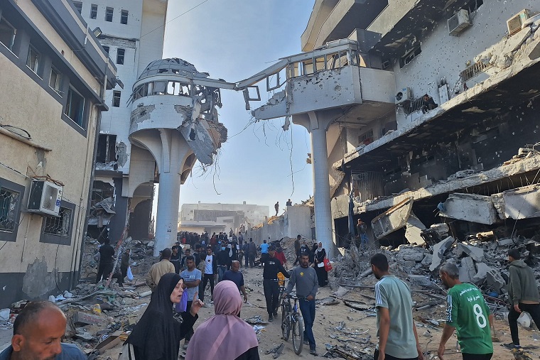 かつてガザ最大の病院であったシファ病院。破壊され機能していない＝2024年4月　© MSF