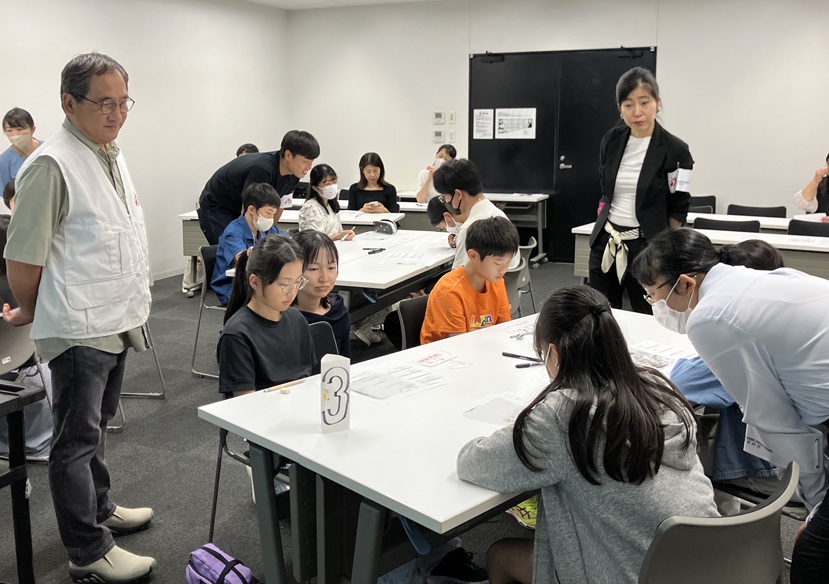 2025年9月に実施した特別編「世界といのちの教室」　© MSF 