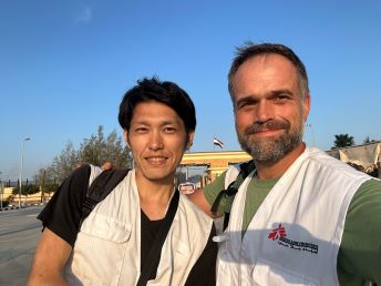 ガザ地区で活動に従事した鵜川医師=2023年 © MSF