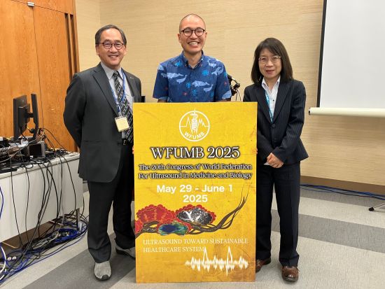 ランチョンセミナー登壇者。左から久留宮医師、塚本医師、岡田医師 © MSF