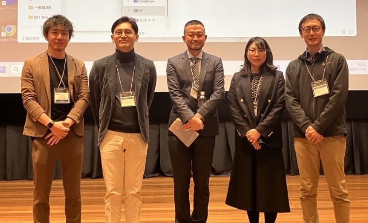 シンポジウム登壇者。左から近藤氏、井本氏、髙橋医師、永田医師、神徳医師　© MSF