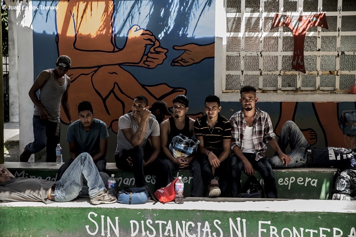 「La 72」に集まる移民・難民の若者たち