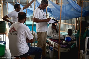 ヒサツ難民キャンプ内のMSF診療所。
6～9月はマラリアが流行する