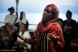 地中海で救助されたエリトリア難民の女性