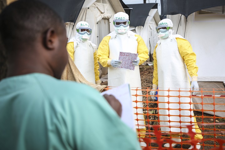 最初の症例が出たマンギナのエボラ治療センター　© Carl Theunis/MSF
