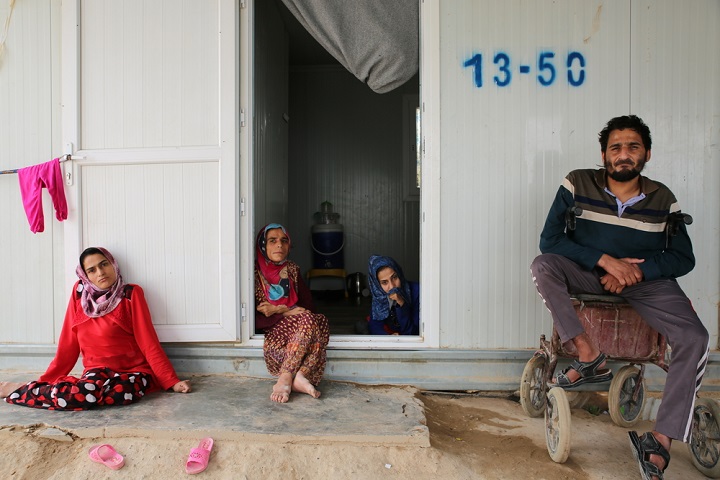 アムリヤット・ファルージャ避難民キャンプで暮らすナダマさん一家　© Mohammad Ghannam/MSF
