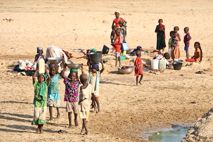 チャドのアム・ティマンでは水の確保は大きな課題　© Sara Creta/MSF