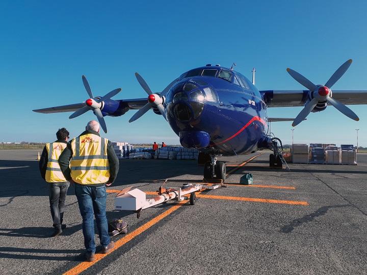 ベルギーからベイラへ、3機のチャーター便で緊急援助物資を運ぶ（2019年3月24日撮影）　© Albert Masias/MSF