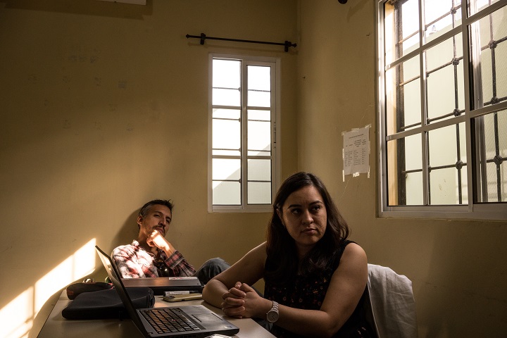 ホンジュラスで業務に携わるMSF医療コーディネーターのタニア（右）© Dominic Bracco / MSF
