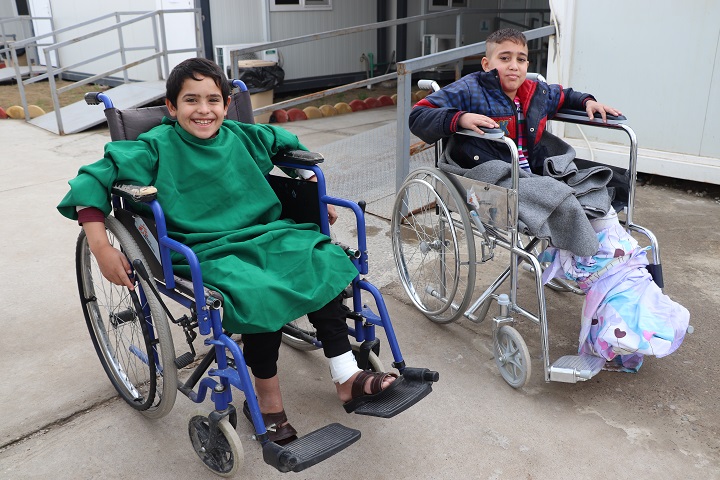 MSFが東モスルに建てた術後ケア病院で治療を続ける子どもたち　© Elisa Fourt/MSF