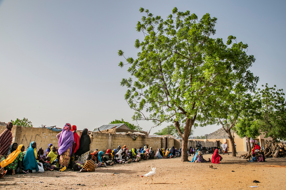 物資配給を待つ避難民ら＝2018年、プルカ　©Igor Barbero/MSF