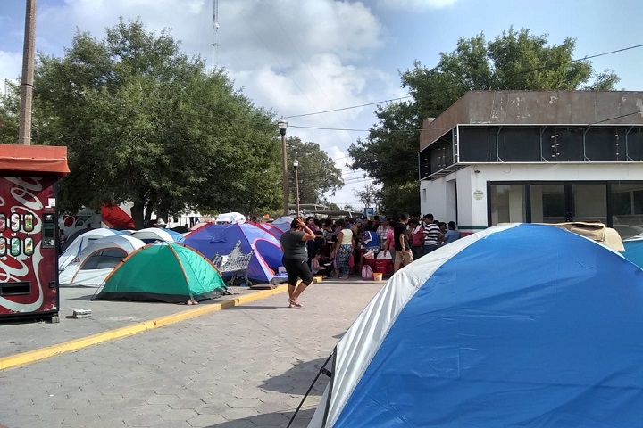即席のテントが並ぶマタモロスの町　© MSF