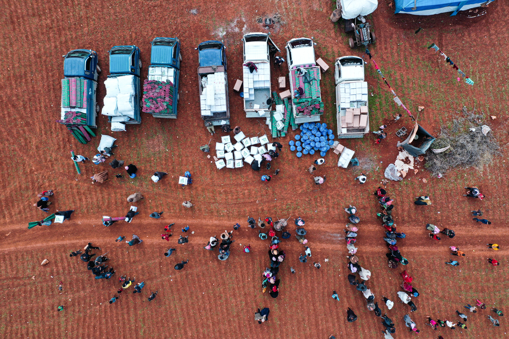 避難民居住地に届けられる生活物資 © MSF