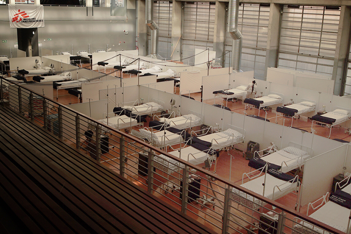 仮設病院は60床を備えている　 © MSF/Rowan Pybus