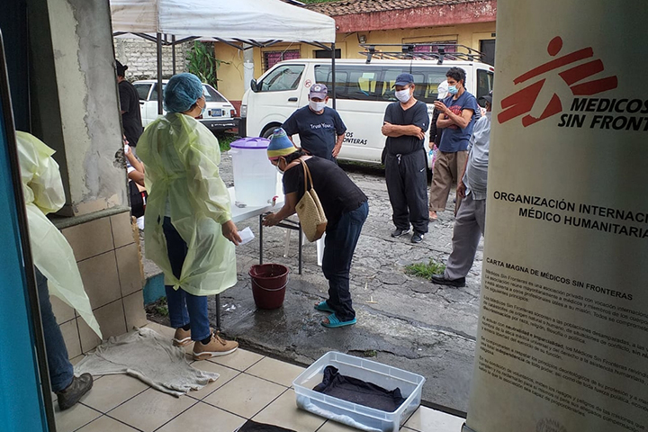 MSFは住民のための心身のケアを始めている © Luis Romero/MSF