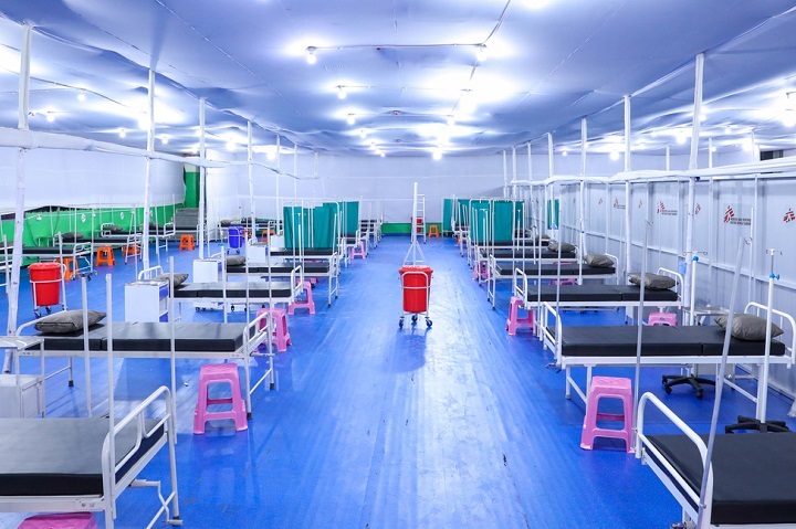 新型コロナウイルス感染症患者を受け入れるためMSFがインドに新設した100床の仮設病棟　© Garvit Nangia/MSF