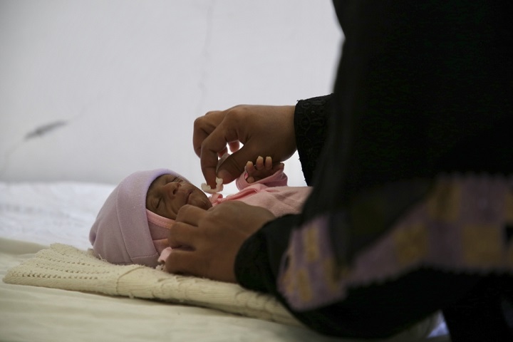 イエメン南西部、タイズにあるMSF母子病院にて　© Maya Abu Ata/MSF