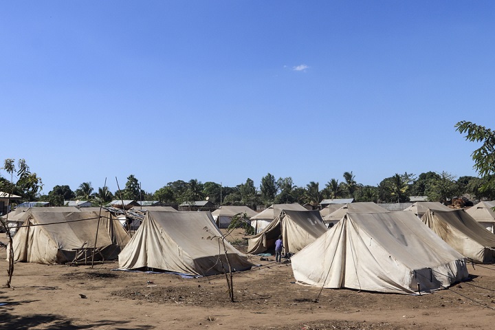 人びとが避難生活を送るキャンプ　© MSF