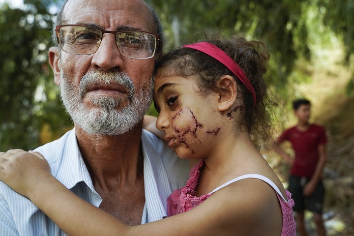 大きな災害を経験し、心理面での影響が長引くことが懸念されている © Mohamad Cheblak/MSF