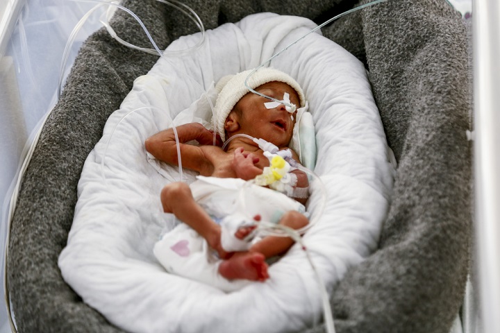 西モスル・ナブルスの病院で誕生した赤ちゃん　© Manhal Alkallak/MSF