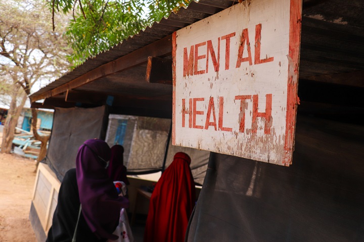 ダダーブ難民キャンプでMSFが運営する心のケア診療所 © MSF