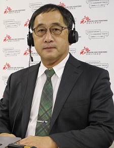 セッション2のモデレーターを務めた<br> MSF日本会長 久留宮隆 © MSF
