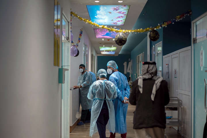 アル・キンディ病院でMSFが運営する入院病棟　© Hassan Kamal Al-Deen/MSF