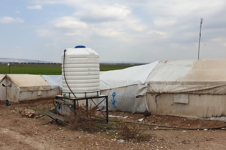 水と衛生の課題を抱えるキャンプは多い　MSFでは給水の支援も行っている　© MSF