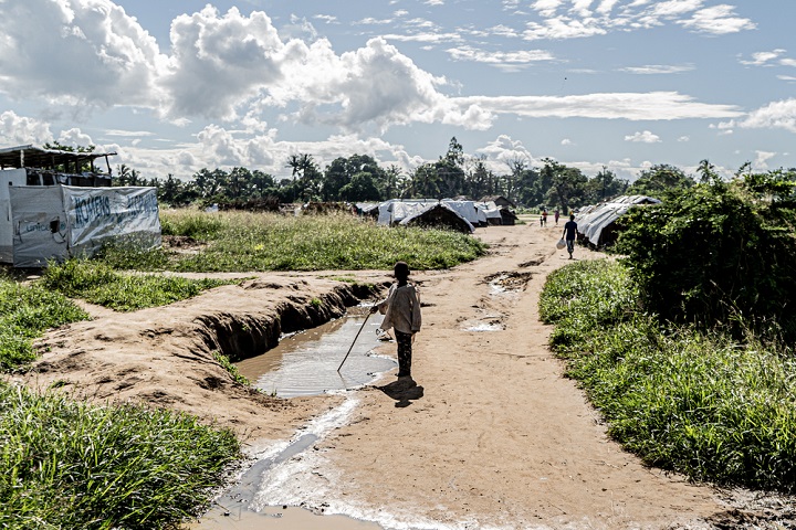 最低限の生活を送るための、あらゆるものが不足している　© Tadeu Andre/MSF