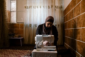 ガザレさんは夫と子どもたちと共にヨルダンで<br> 暮らしている © Hussein Amri/MSF