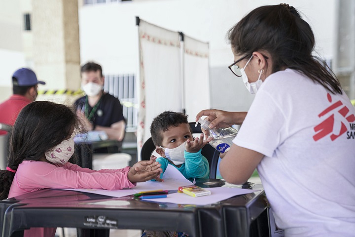 セアラ州のフォルタレザに設置されたMSF移動診療所 © Mariana Abdalla/MSF<br>