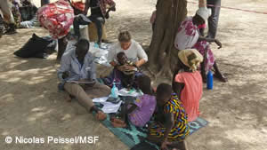 避難している人びとの移動にあわせ<br> MSFも活動を調整している