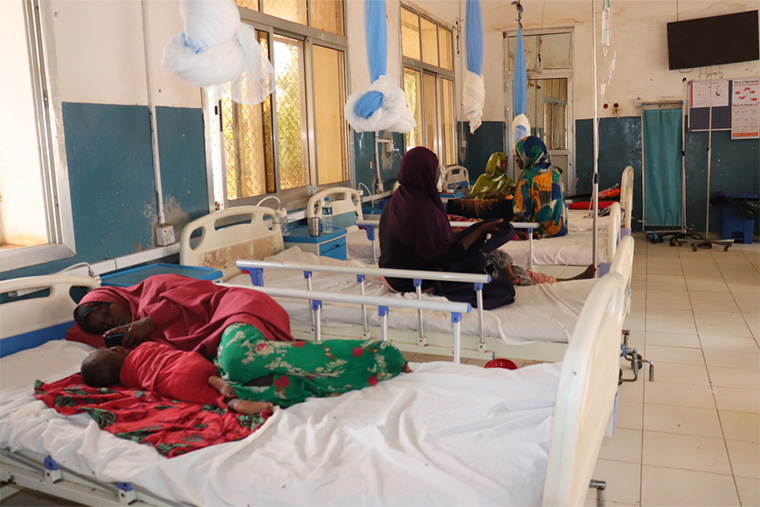 MSFが支援するベイ地域病院のはしか隔離病棟で治療を受ける患者たち　Ⓒ　Dahir Abdullahi/MSF