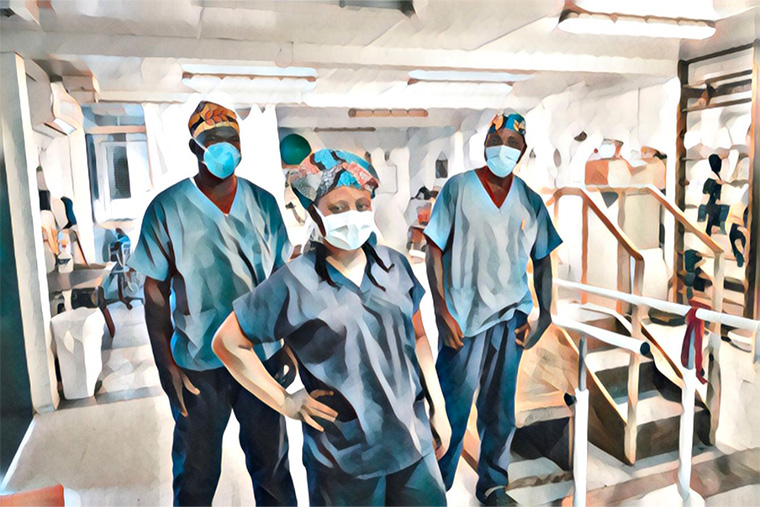 ポルトープランスの病院で活動する医療スタッフ　Ⓒ MSF