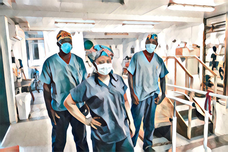 ポルトープランスの病院で活動する医療スタッフ Ⓒ MSF