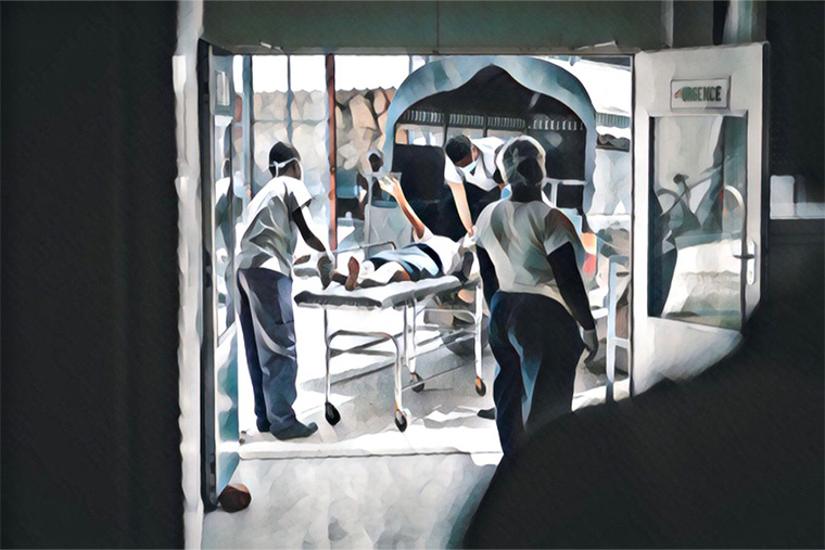 タバル病院に到着した患者を迎える　Ⓒ MSF