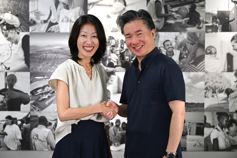 新たな一歩を踏み出す森川（左）と村田。立場は変わっても、必要な人びとに医療を届けるMSF日本の使命を果たすべく、挑戦はこれからも続く　© MSF