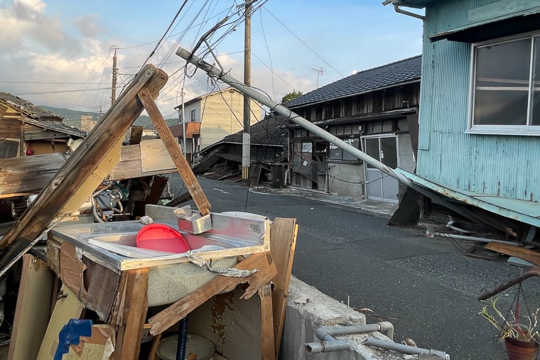 熊本地震で被災した熊本県内の街の様子　© MSF
