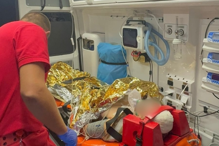 患者に対応する国境なき医師団（MSF）のスタッフ＝2026年10月24日　© MSF