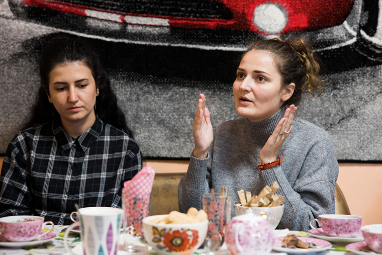 ロシア占領地から逃れてきた若者たちが自ら経験した「戦禍」を語る © Nuria Lopez Torres