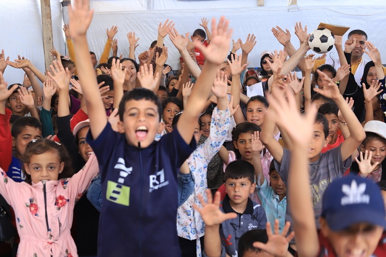 MSFの心のケアのプログラムに参加している子どもたち © Mariam Abu Dagga/MSF