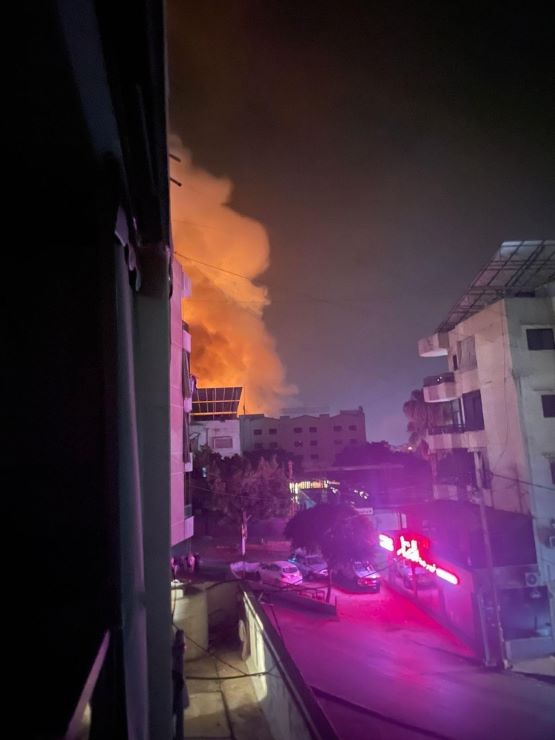 9月28日、空爆でベイルート南部に上がった煙 © MSF