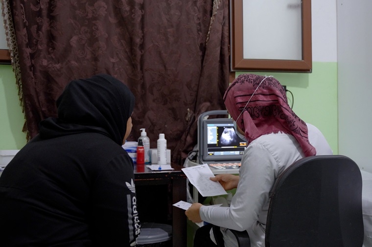 MSFが支援する病院にて診療を受ける妊娠中の女性 © Abdulrahman Sadeq/MSF