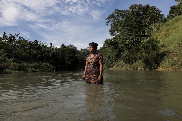 現地の人びとにとって川は暮らしの基盤だ © Fernanda Pineda/MSF