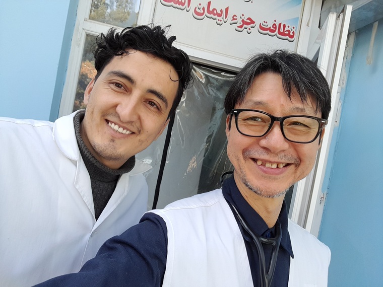 金子光延先生(右) © MSF