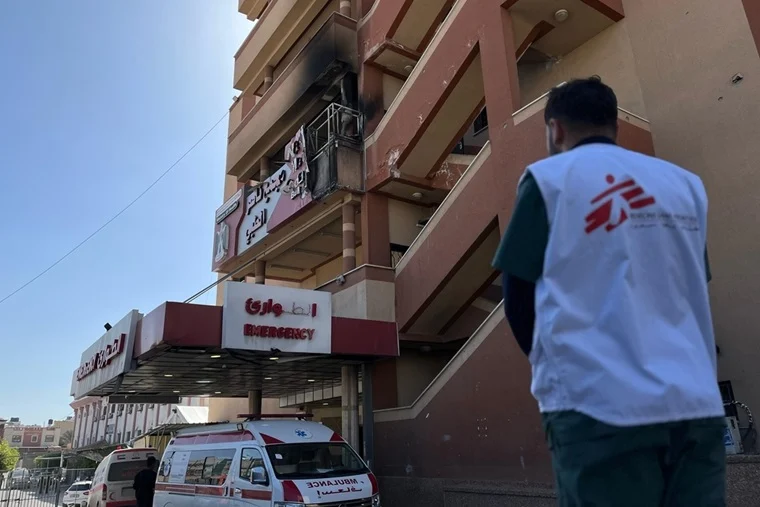 攻撃によって建物の一部が損壊したナセル病院=2025年3月24日 © MSF