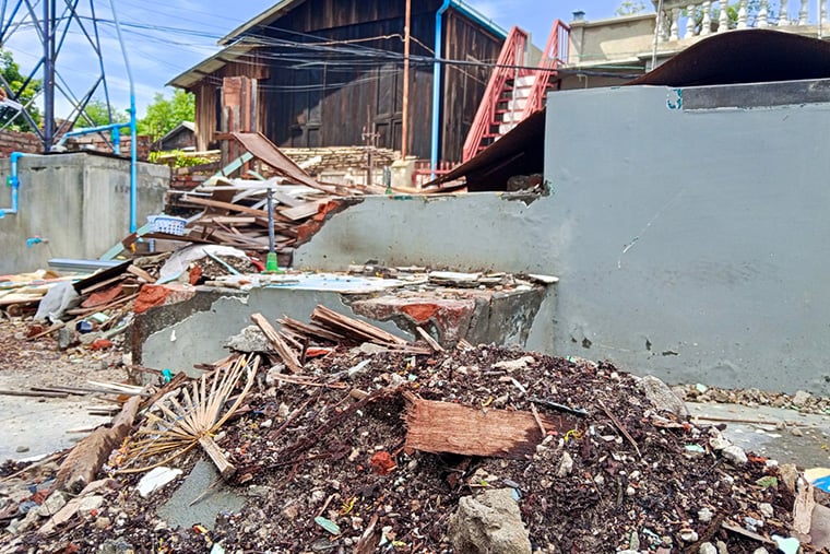 地震により倒壊した、マンダレー郊外シンカ村の家屋=2025年5月21日 Ⓒ Liam Corcoran/MSF
