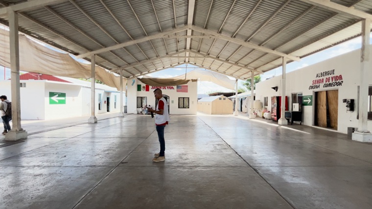 メキシコ北部レイノサにある、多くの移民・難民に一時的な居場所を提供してきた避難所。現在も限定的に運営は続けているが、移民政策の影響で施設は空になった=2025年7月25日 Ⓒ Christian Zetina/MSF